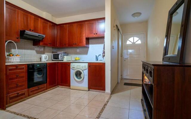 200 Meters To The Beach 2 Bedroom Appartment