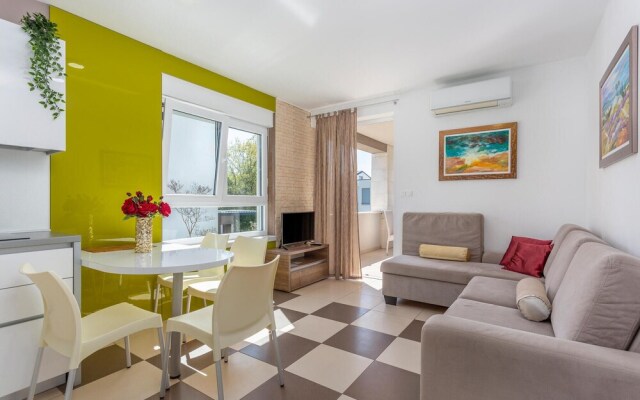 Beautiful Apartment in Njivice With Wifi and 1 Bedrooms