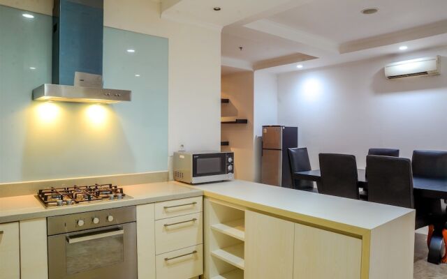 Spacious FX Residence with Mall Access