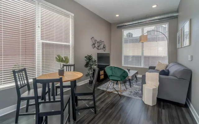 Des Moines Executive 1BD 1BA Downtown Apartment