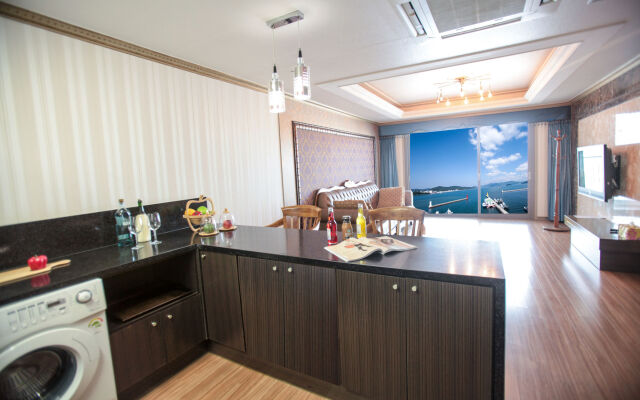 Bay Condo Hotel Tongyeong