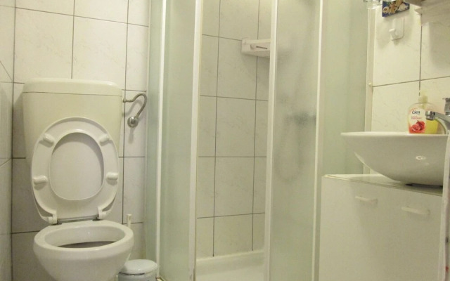 Homey 1-BR Apt