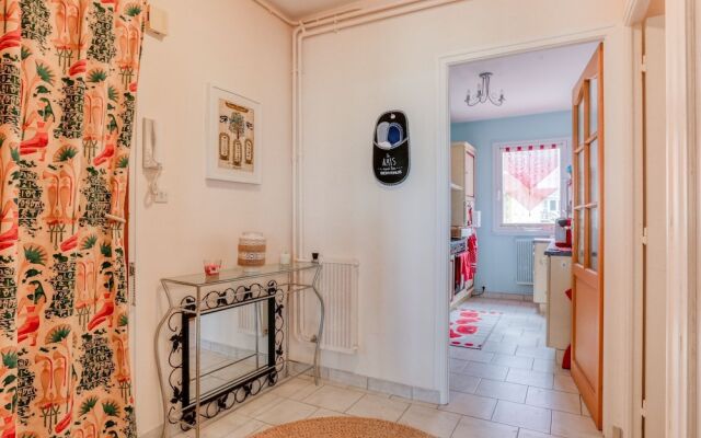 Beachfront Apartment in Grancamp-maisy With Terrace