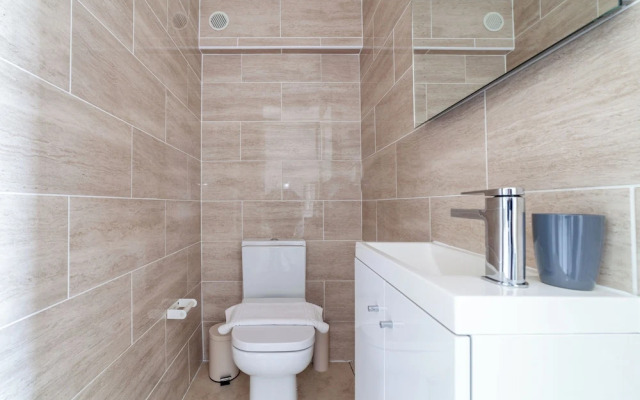 Spacious 4 bed flat in Chelsea