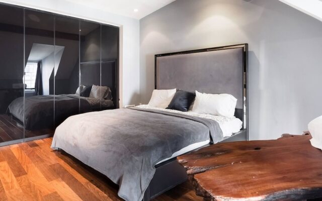 Million-dollar Celebrity Mansion in Old City