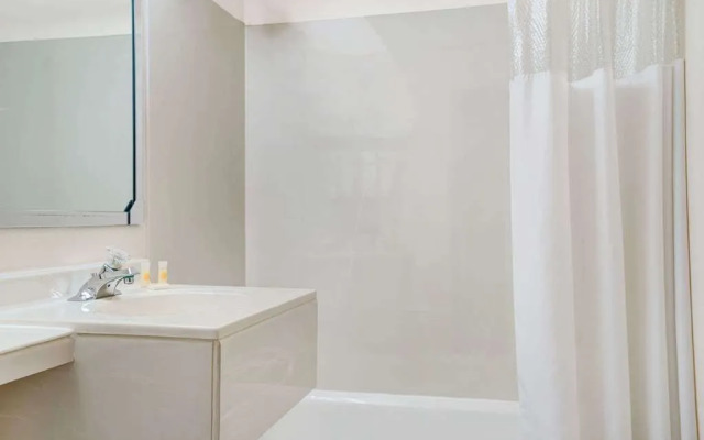 Days Inn St. Paul-Minneapolis-Midway