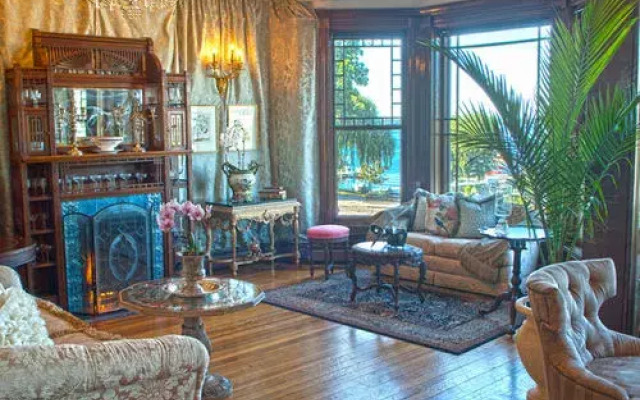 Baker House Hotel