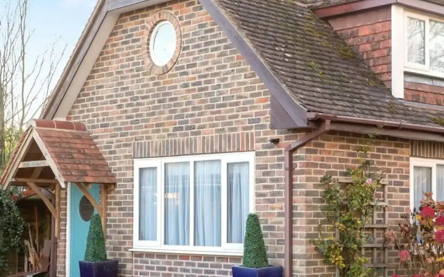 Stylish Cosy Annexe in Pretty Sailing Village