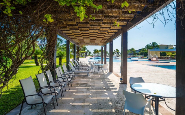 Z Casa Girasol 2 Bedroom Condo by Redawning