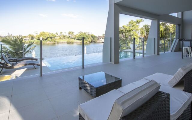 Gold Coast Luxury Waterfront House
