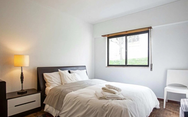 Charming 2 Bedroom Apartment in Lisbon