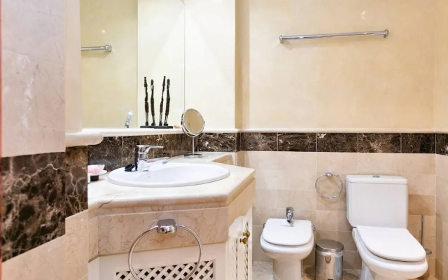 Luxury Apartment With Sea View In Marbella