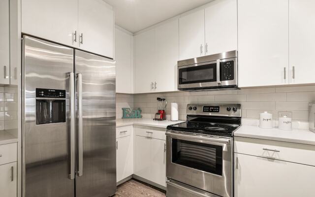 Peaceful Condo near Canal street