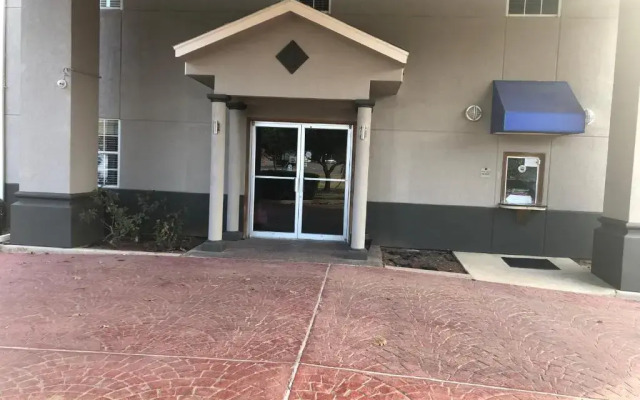 Diboll Inn & Suites
