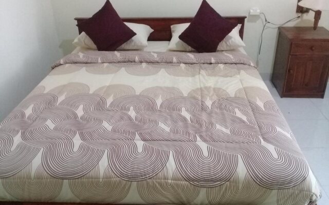 Mahkota Home Stay Full View