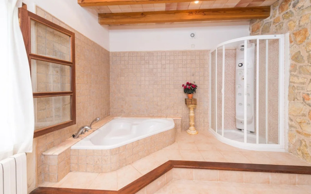 Can Dato in Inca With 2 Bedrooms and 2 Bathrooms