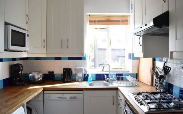 Cosy 1 Bedroom Flat in Quiet Area