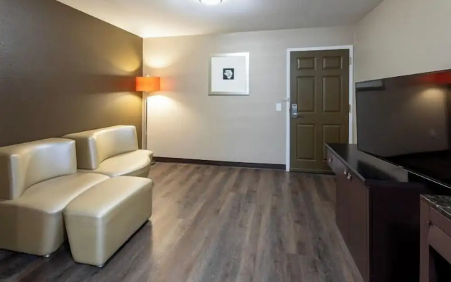 GrandStay Hotel & Suites - Waunakee