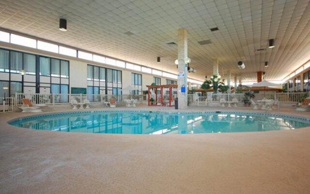 Magnuson Grand Hotel Fayetteville