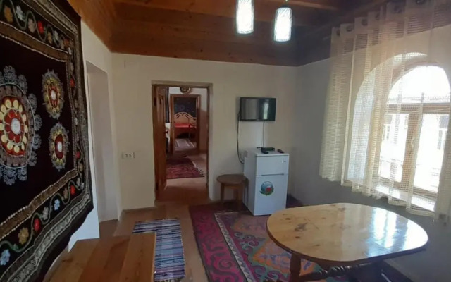 Guest House Caravan Tamchy