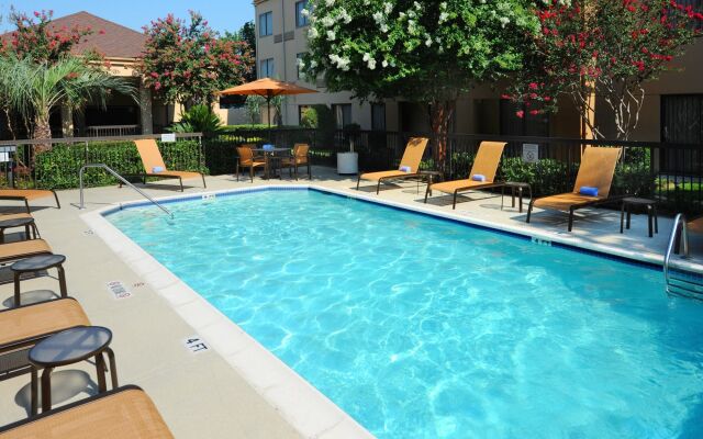 Courtyard by Marriott Houston Hobby Airport