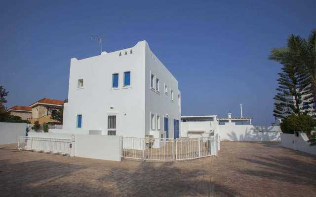 Mimosa Seafront Villa