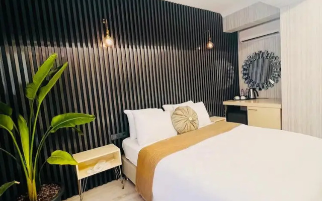 Zebra Otel Buca