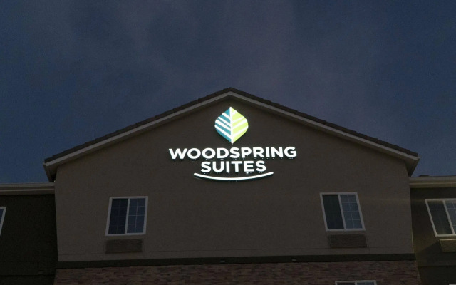 WoodSpring Suites Bakersfield East