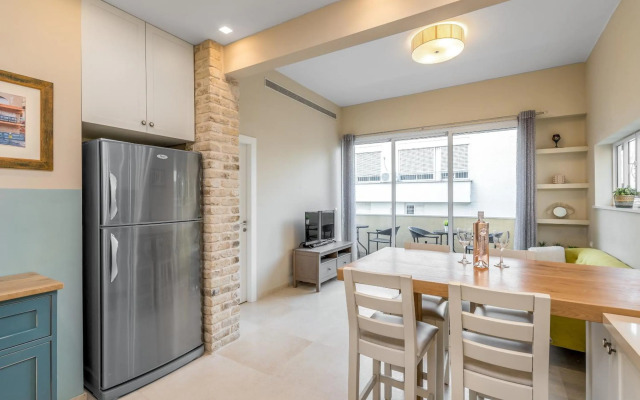 Ben-Gurion BLVD 2BDR close to the beach