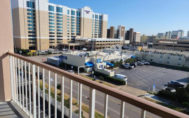 Red Roof PLUS+ & Suites Virginia Beach – Seaside