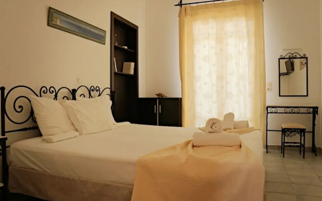 Ailouros summer hotel