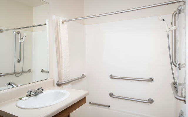 Rodeway Inn & Suites