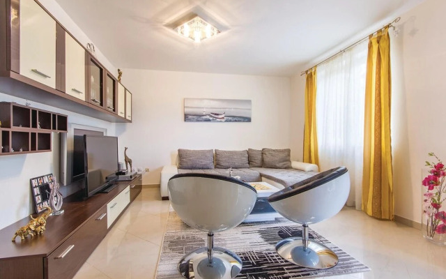 Beautiful Home in Fondole With Jacuzzi, Wifi and 2 Bedrooms