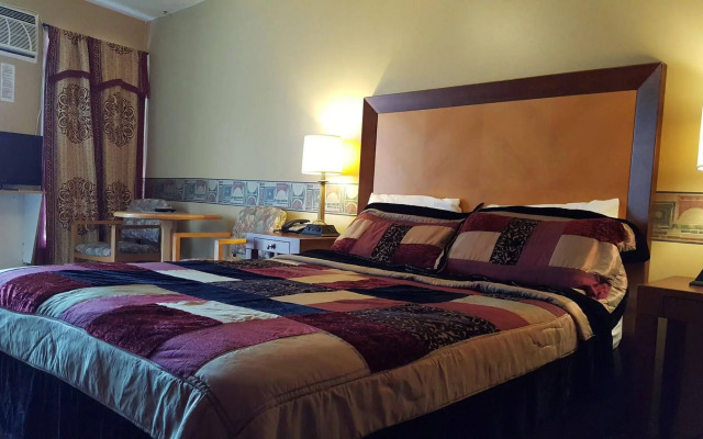Plaza Motel