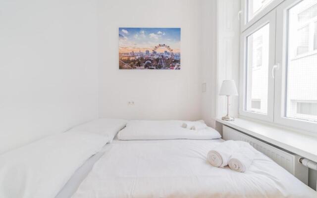 Herzlich Willkommen - Küss die Hand 2