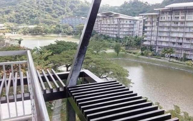 Pico De Loro Hamilo Coast Guest House