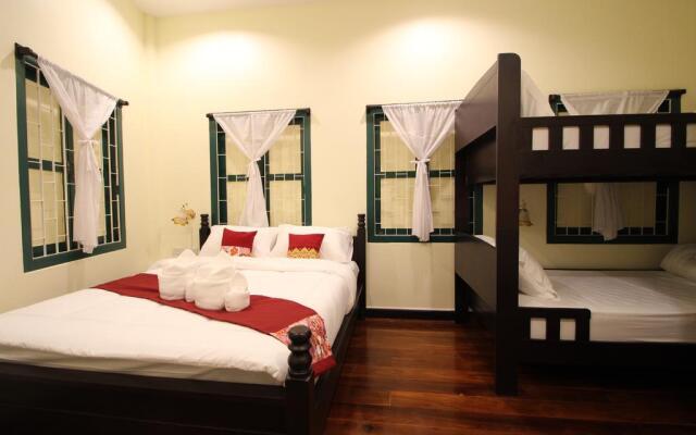 Srisomboon Hostel