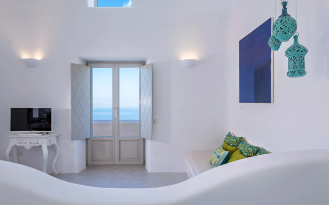 Skyfall Suites - Adults Only