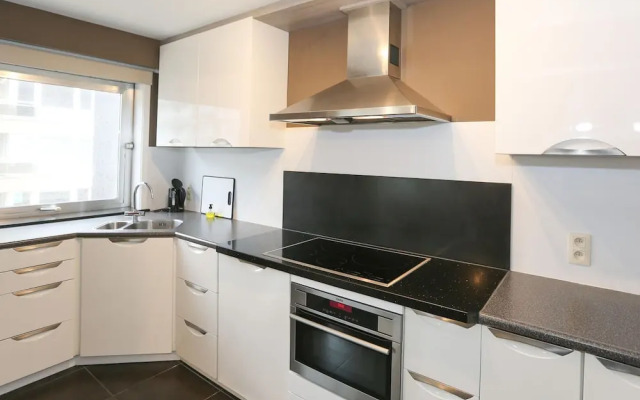 Spacious Coastal Retreat