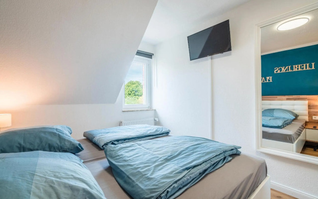 Ferienhaus Steuerbord mit Kamin, Terrasse und Boot