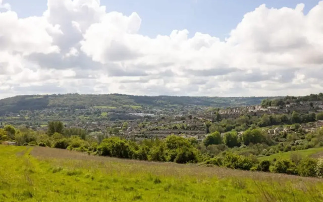 Stunning Home With Garden Panoramic Views