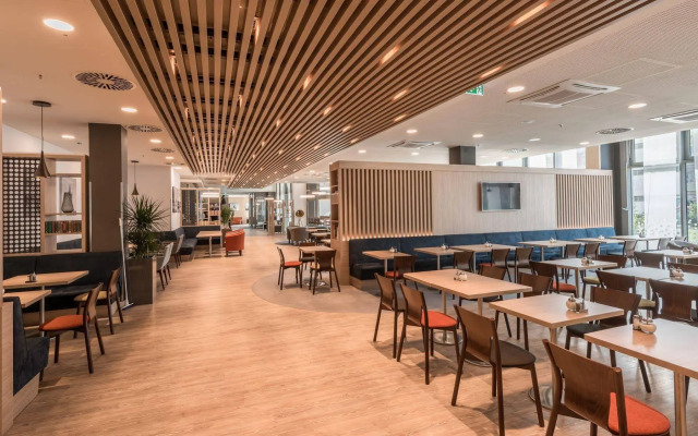 Premier Inn Cologne City Sud Hotel