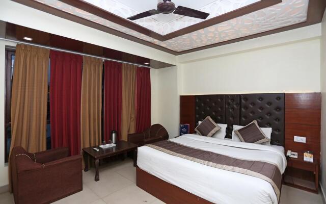 OYO 899 Dwaper Hotel