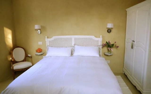 White Lilac romantic B&B adults only