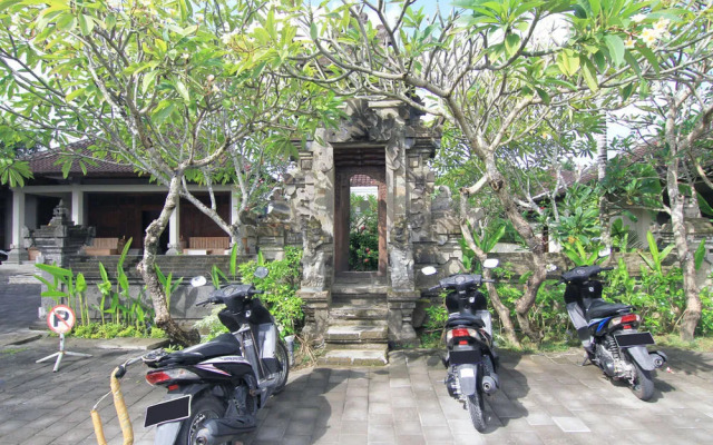 巴厘岛艾瑞水明漾 巴图贝灵16号(Airy Seminyak Kerobokan Batu Belig 16 Bali)