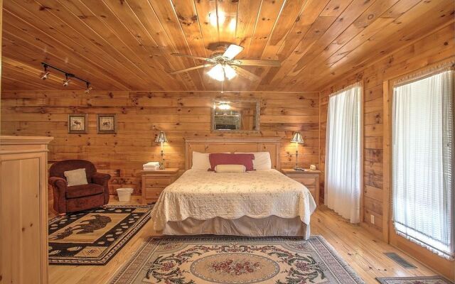 Snuggled In 1 Bedroom 1 Bathroom Cabin