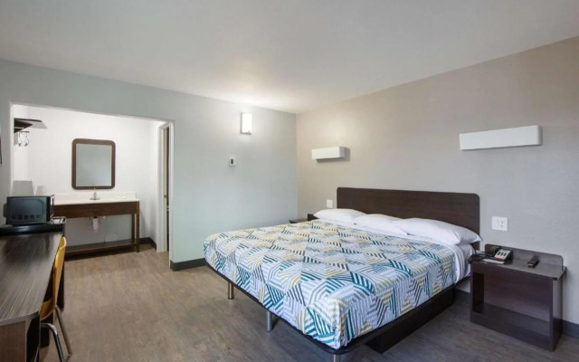 Motel 6 Show Low, AZ