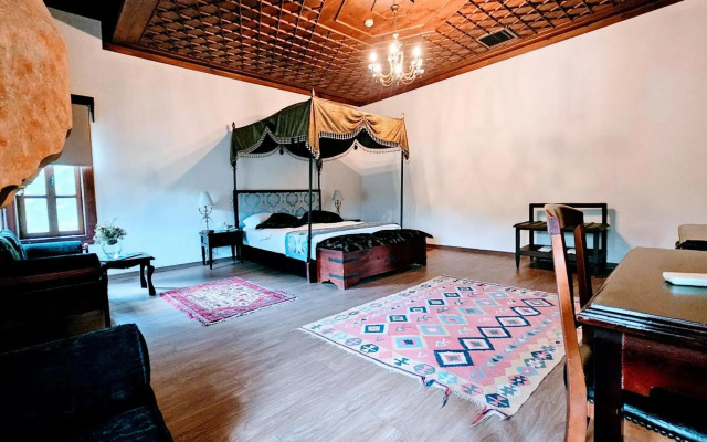 Otanti̇k Club Hotel & Spa