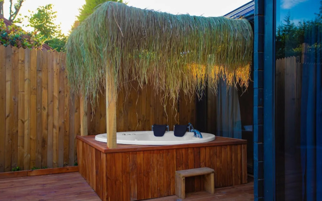 Adesa Bungalow Hotel