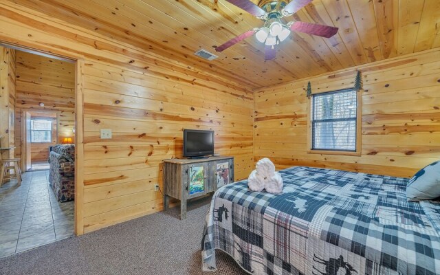 The Honeysuckle 2 Bedroom Cabin by Redawning